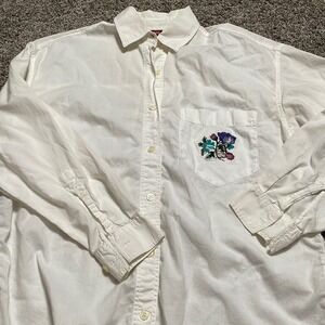American Eagle Women's 100%Cotton‎ cream button blouse Small with floral pocket